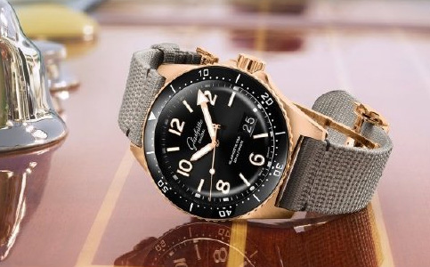 格拉蘇蒂手表維修售后價目（清洗手表表面的方法）