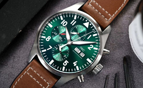 佛山萬國手表維修售后（清潔萬國手表的表玻璃）