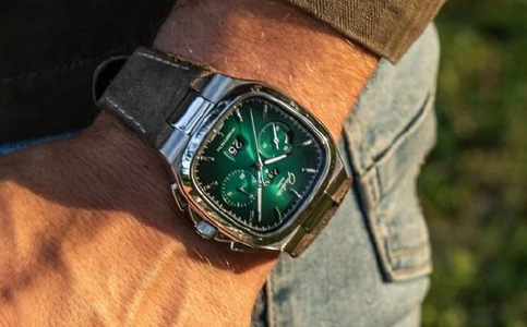 格拉蘇蒂維修網(wǎng)點(diǎn)服務(wù)（解決手表表殼生銹的技巧）