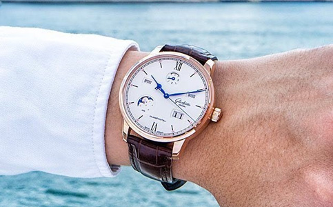 格拉蘇蒂售后服務中心（格拉蘇蒂手表更換表盤）