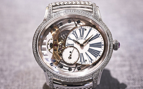 愛(ài)彼維修售后（解決愛(ài)彼手表走時(shí)故障的技巧）