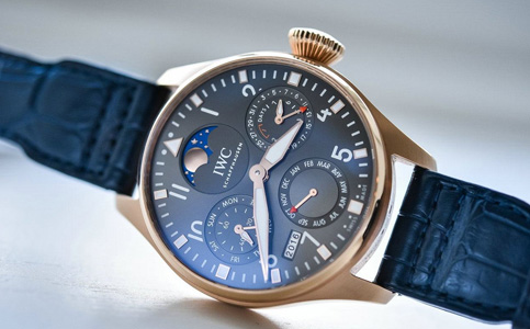 萬(wàn)國(guó)手表售后維修電話(huà)(解決萬(wàn)國(guó)手表表針變色的問(wèn)題)